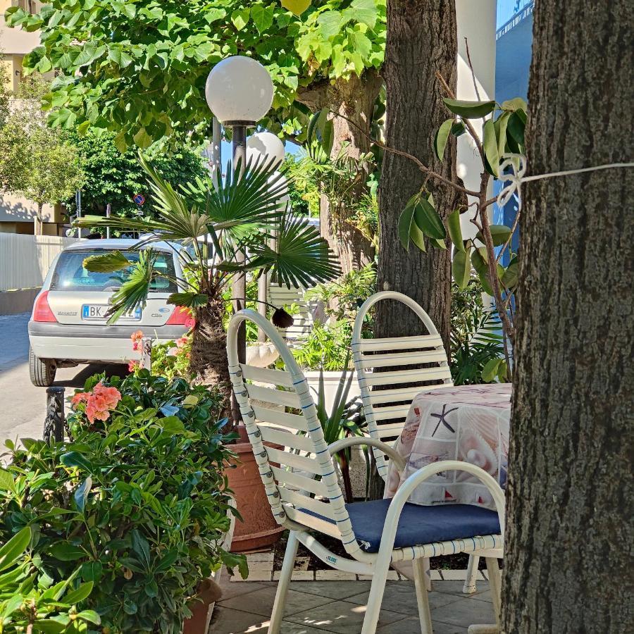 Hotel Marittimo Rimini Bagian luar foto