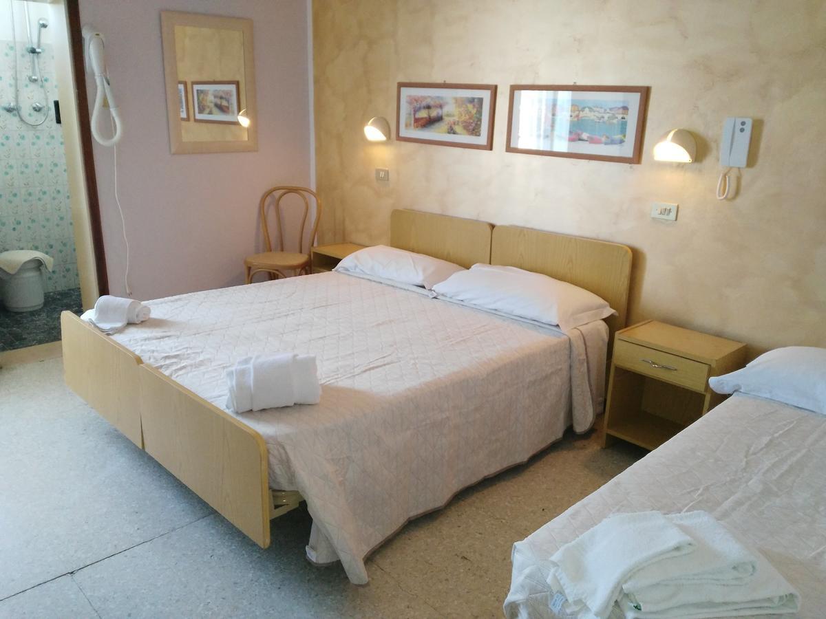 Hotel Marittimo Rimini Bagian luar foto