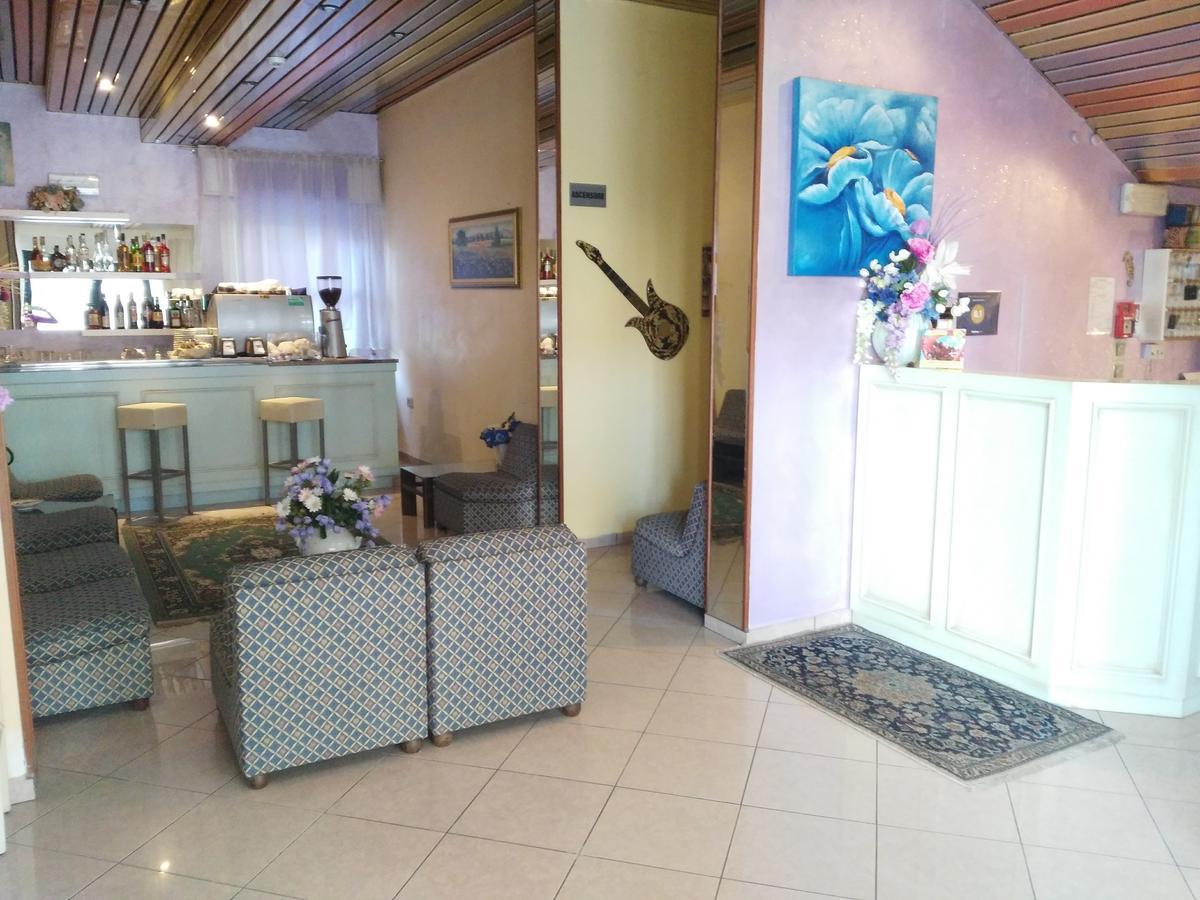 Hotel Marittimo Rimini Bagian luar foto
