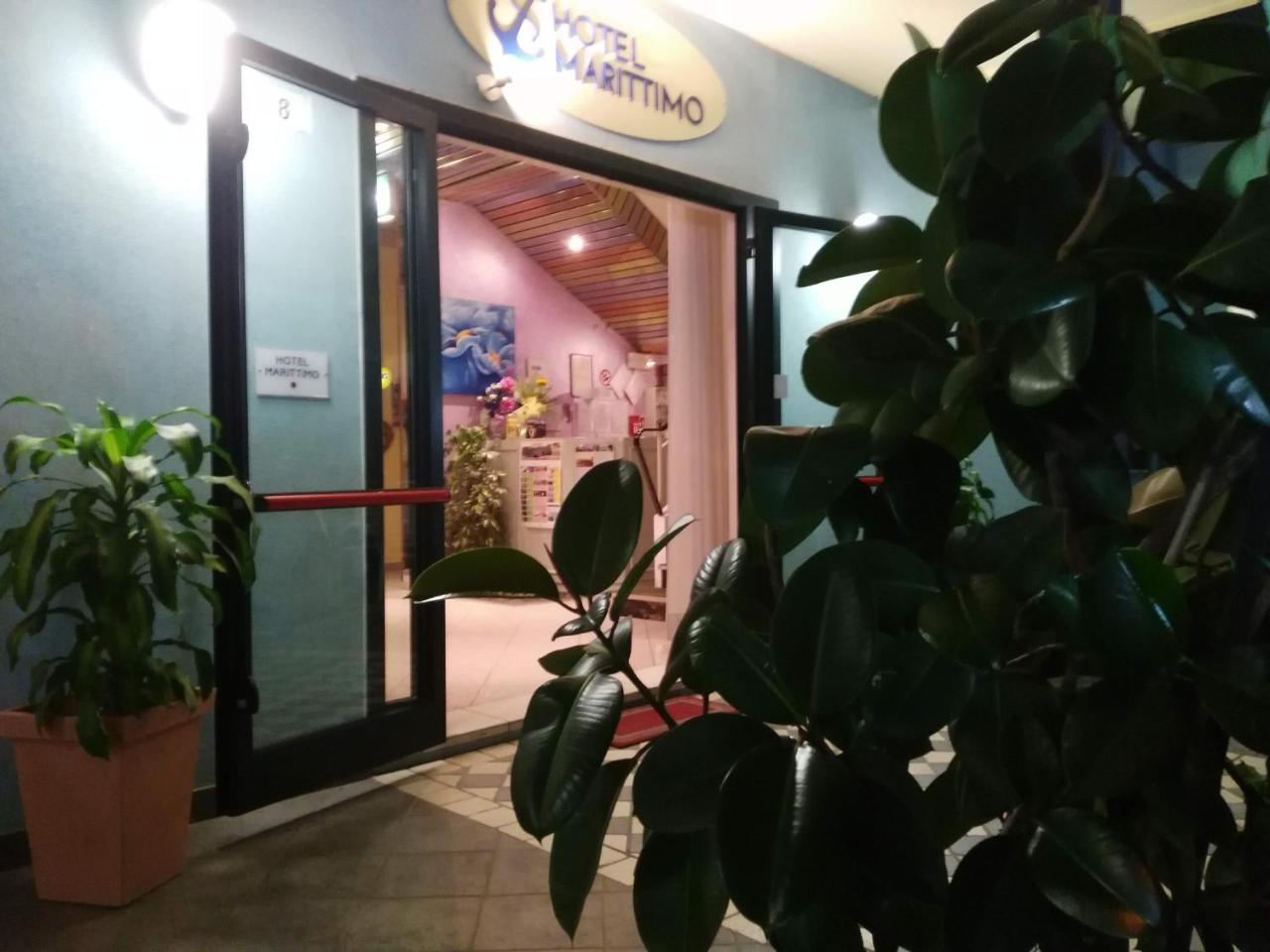 Hotel Marittimo Rimini Bagian luar foto