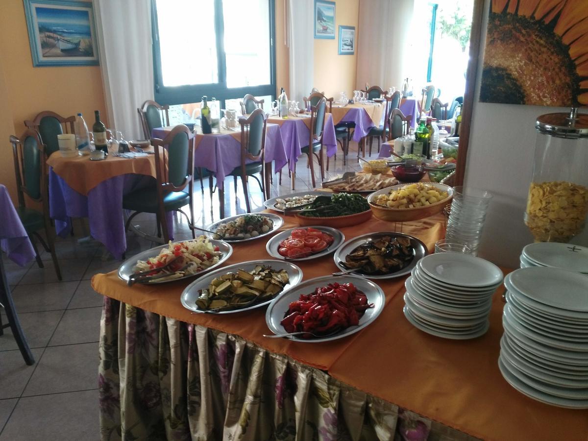 Hotel Marittimo Rimini Bagian luar foto